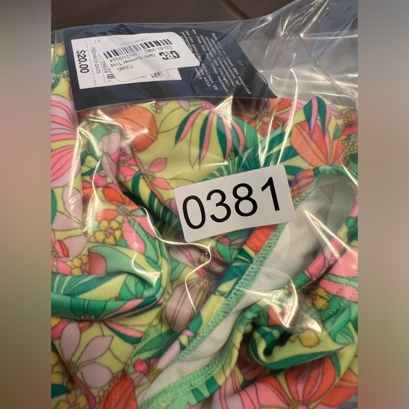 KB ART CLASS GIRLS TROPICAL UPF 50+ SWIM SUIT. Size M plus 8 - Picture 6 of 9